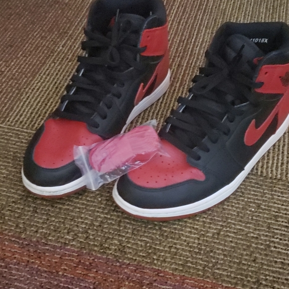 2016 Air Jordan 1 Bred main image 6